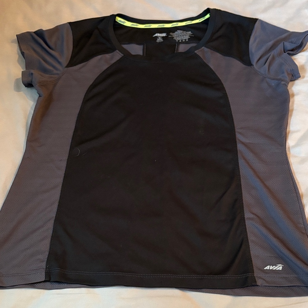 Avia Two-Tone Black and Gray Sports Tee